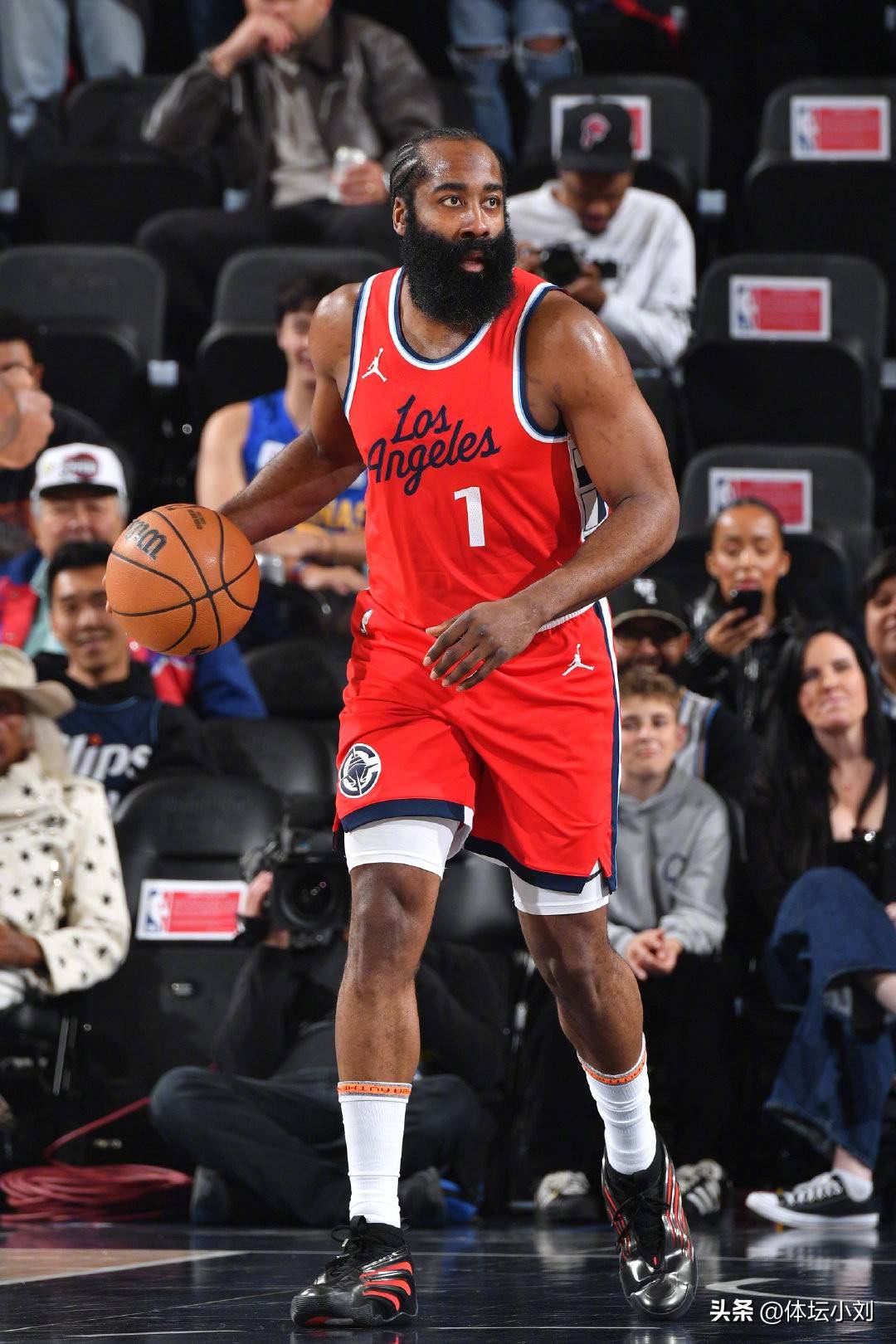 开云体育中国官网-关于快船落后分尴尬惨败独行侠，莱昂纳德单场分难救主的信息