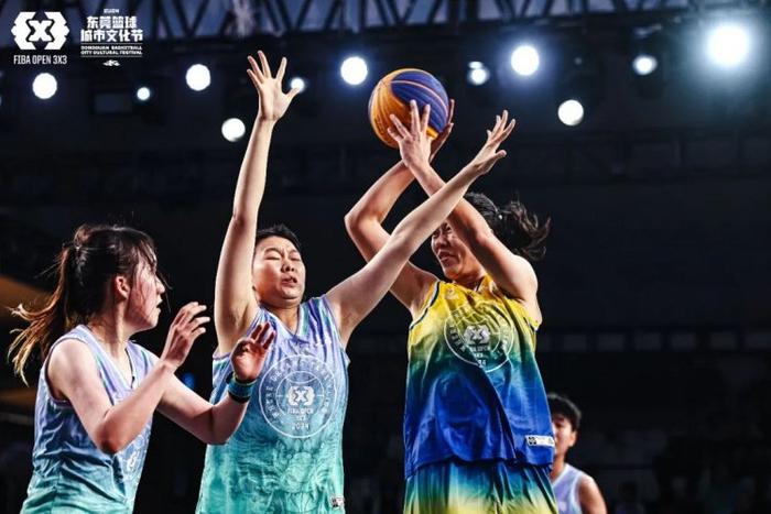 关于世界著名篮球联赛激烈对抗，眼花缭乱！的信息