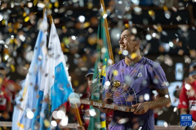 开云体育网页版入口-阿根廷选手在网球比赛中获胜