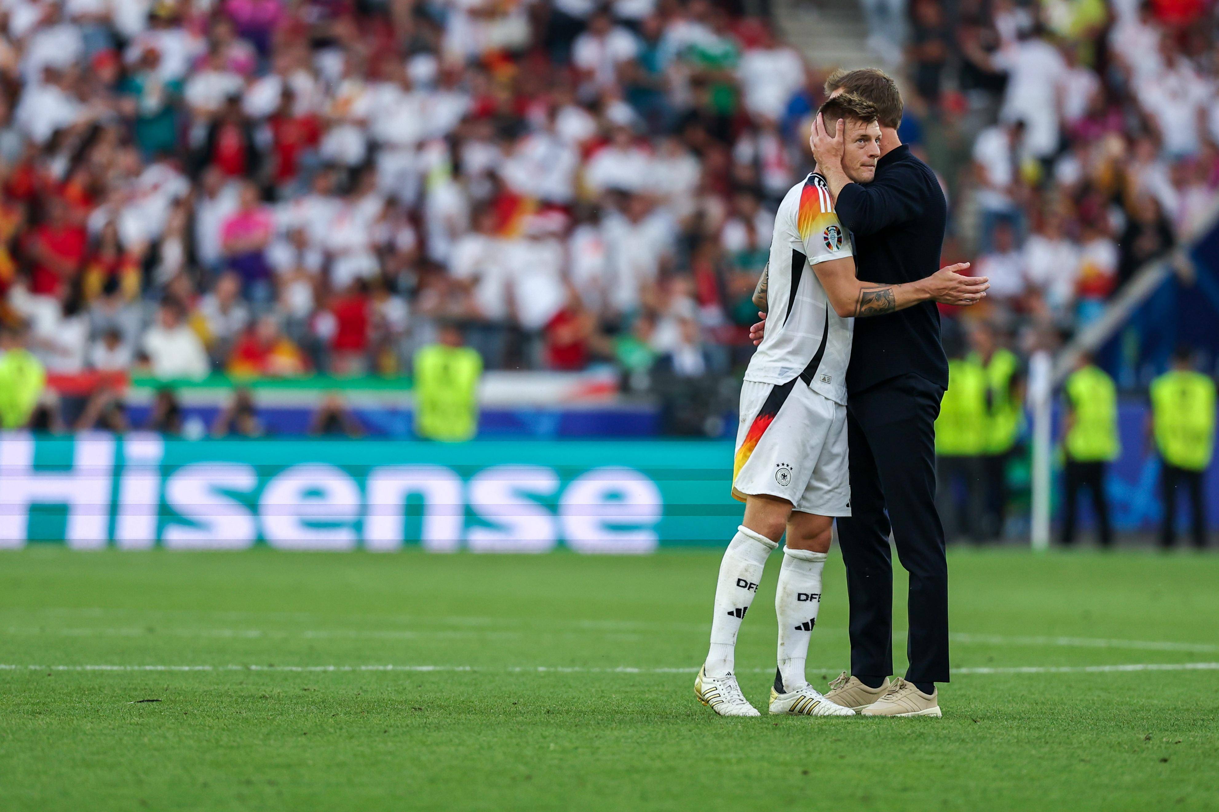 关于英格兰队力克法国，成功晋级半决赛的信息