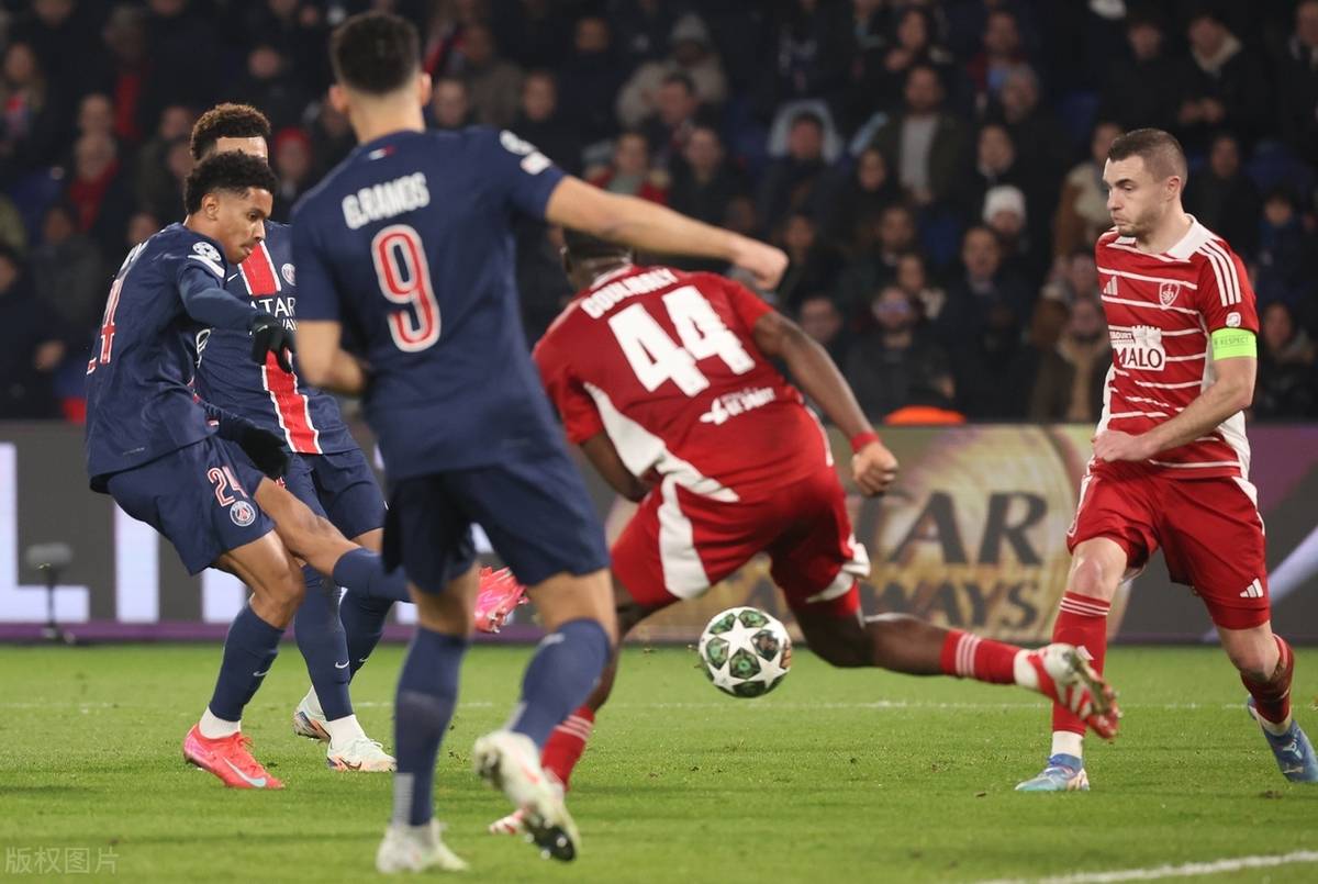 开云体育登录入口-巴黎圣日耳曼球员技压全场，取得横扫胜利的简单介绍