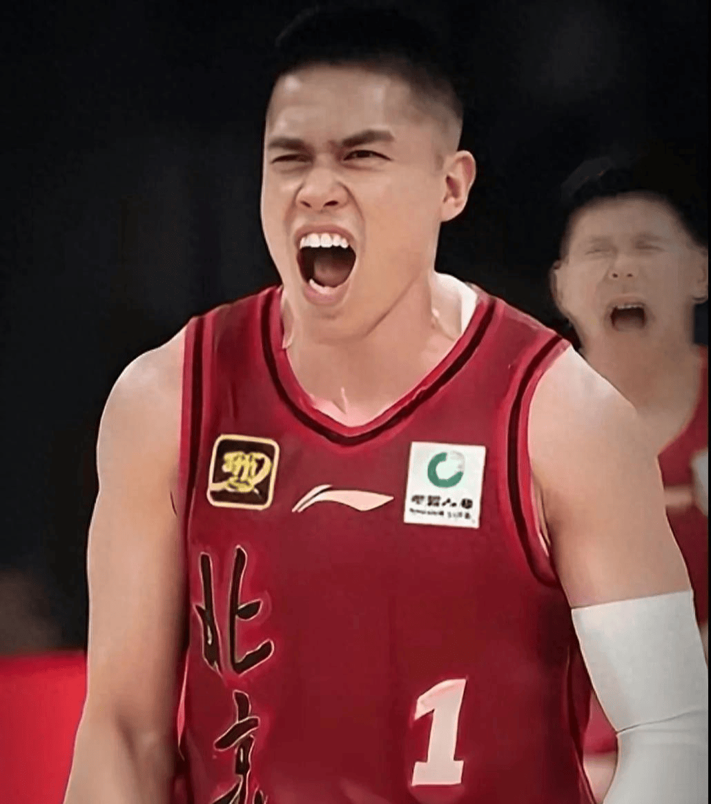 包含不可错过的男篮职业联赛热门对决的词条