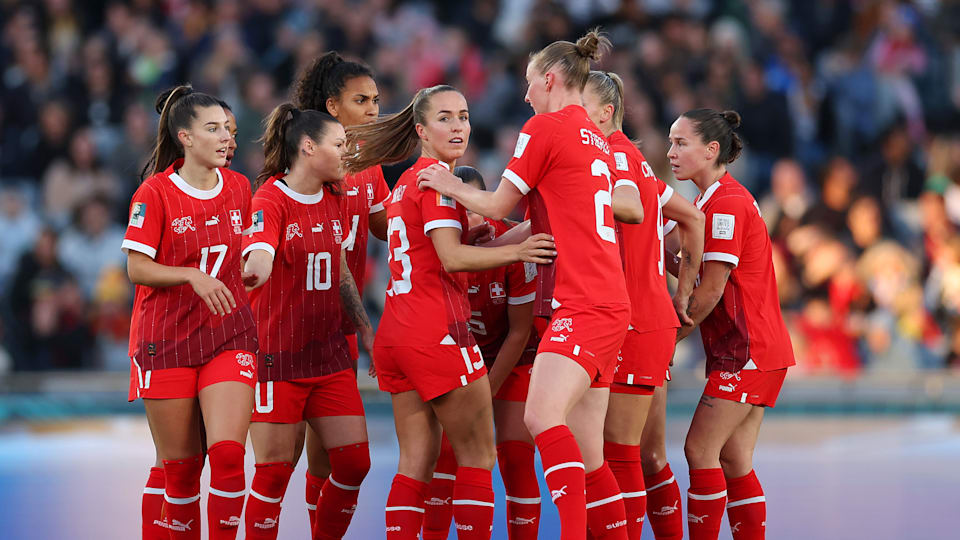 开云体育官网-关于瑞士队在足球联赛中持续展现出众实力，备受瞩目的信息