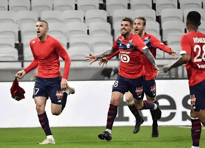 开云体育在线-圣埃蒂安客场扳平比分，联赛表现依旧稳定