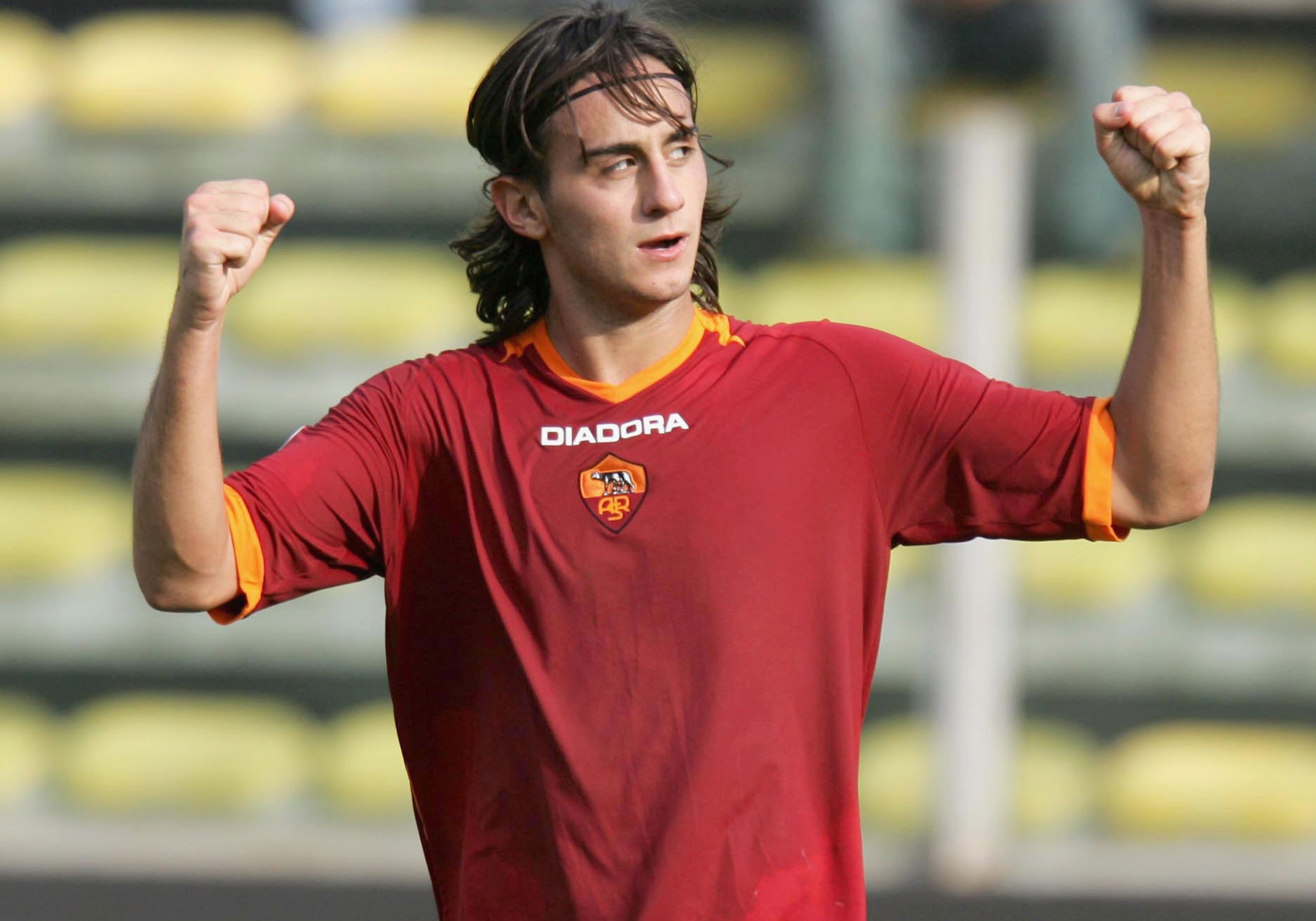 中场大将大放异彩，场上指挥若定的简单介绍