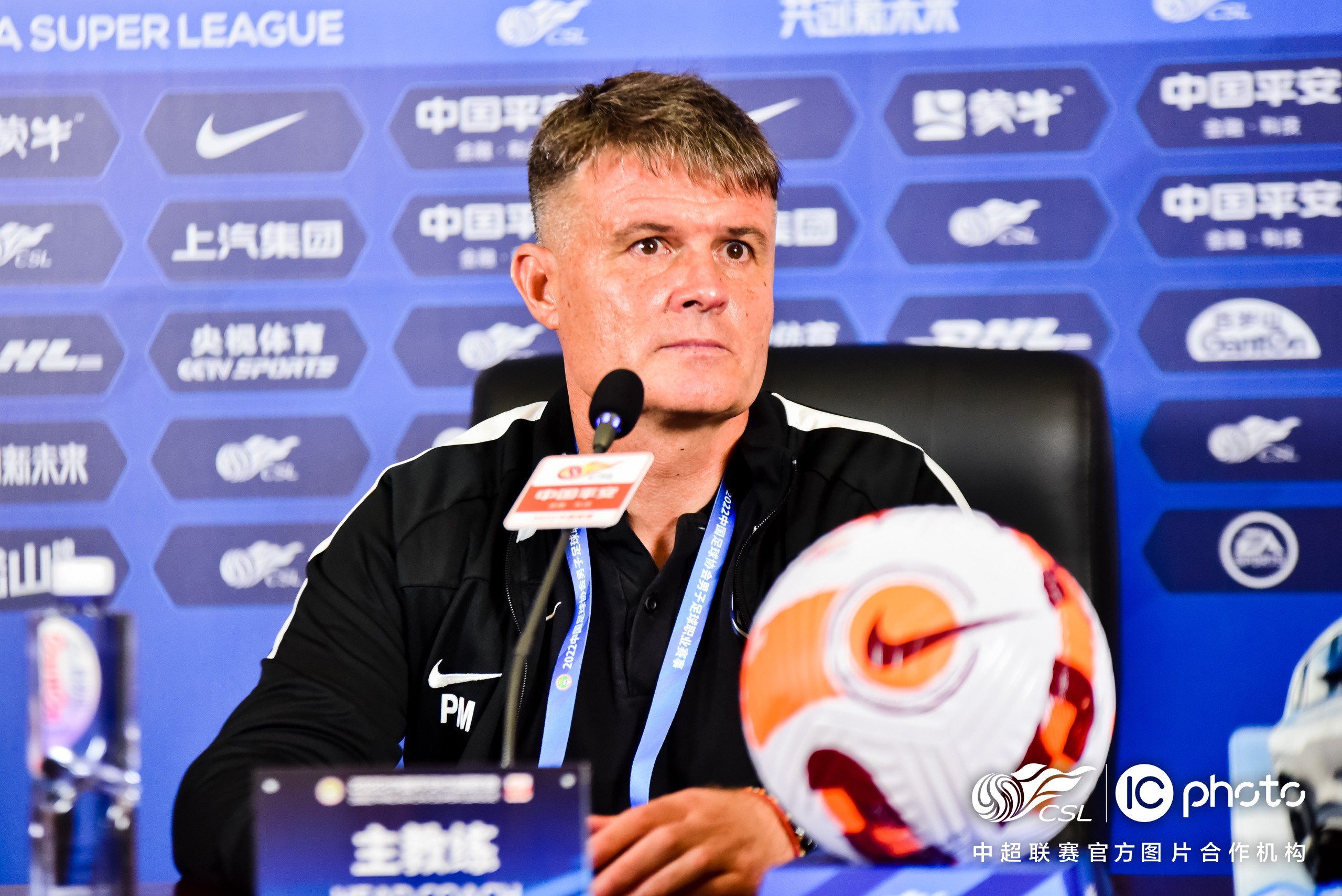 包含备战挑战，亚洲足球明日之星的崭露头角的词条