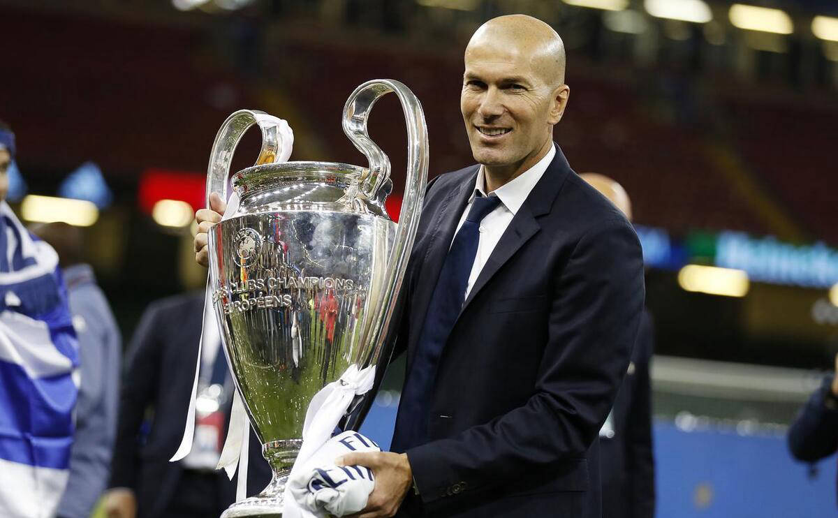 包含皇马战略大调整，曼联或迎来战术变革的词条