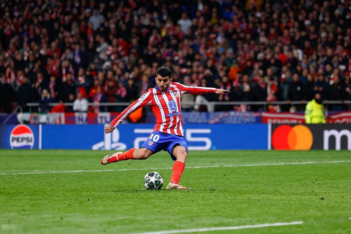 马德里竞技惨败，与巴塞罗那遭遇