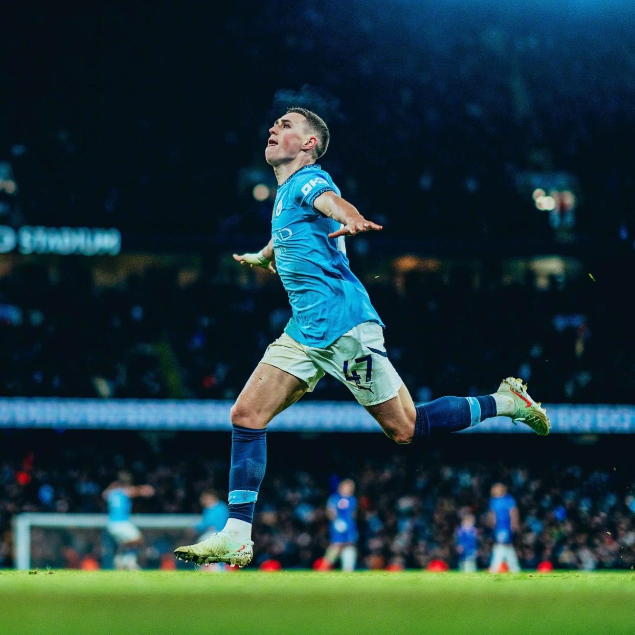 开云体育官方入口-曼城豪取大胜，欧冠赛场上演一场感人战役的简单介绍