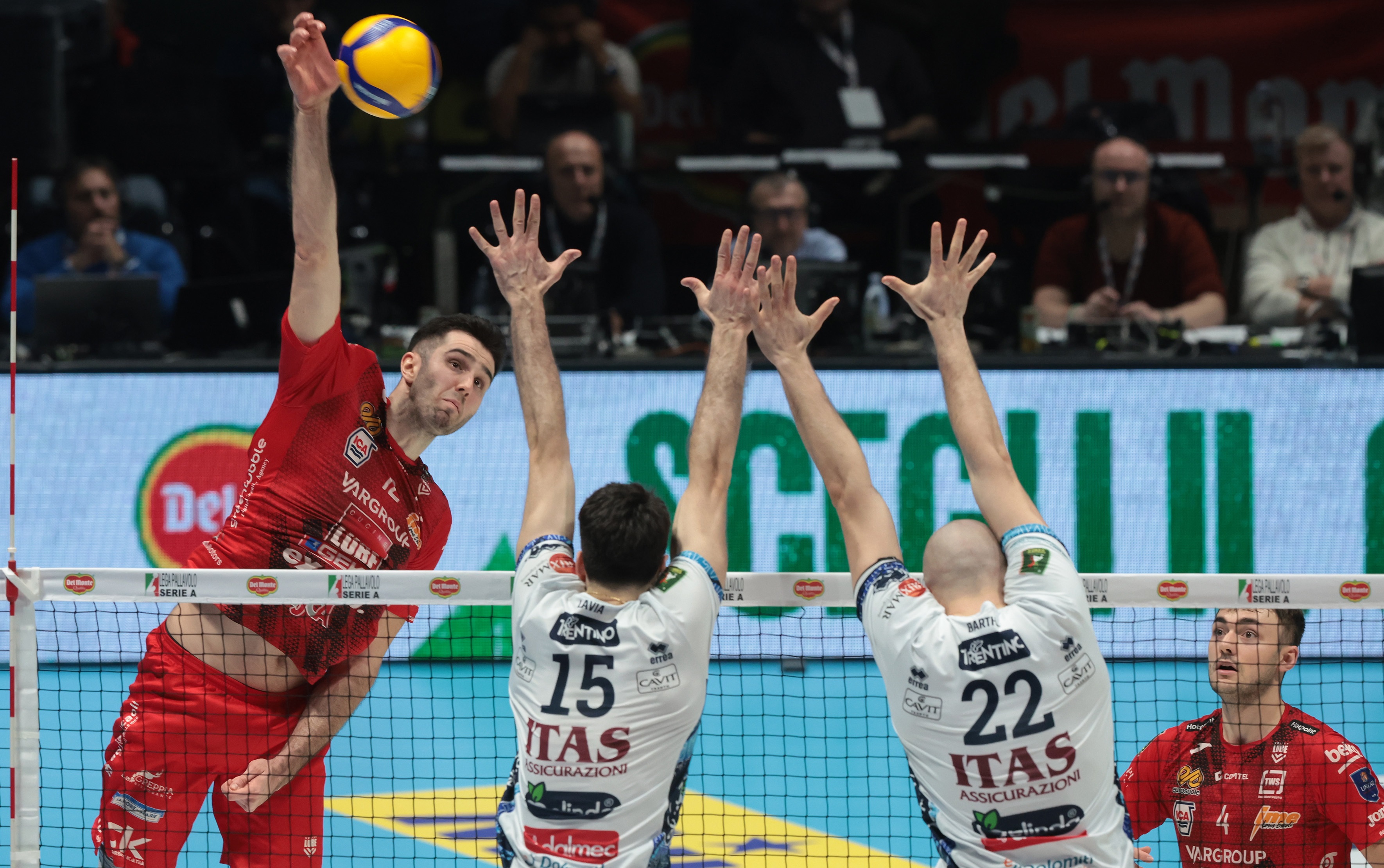 包含意大利联赛中球队战术策略紧密的词条