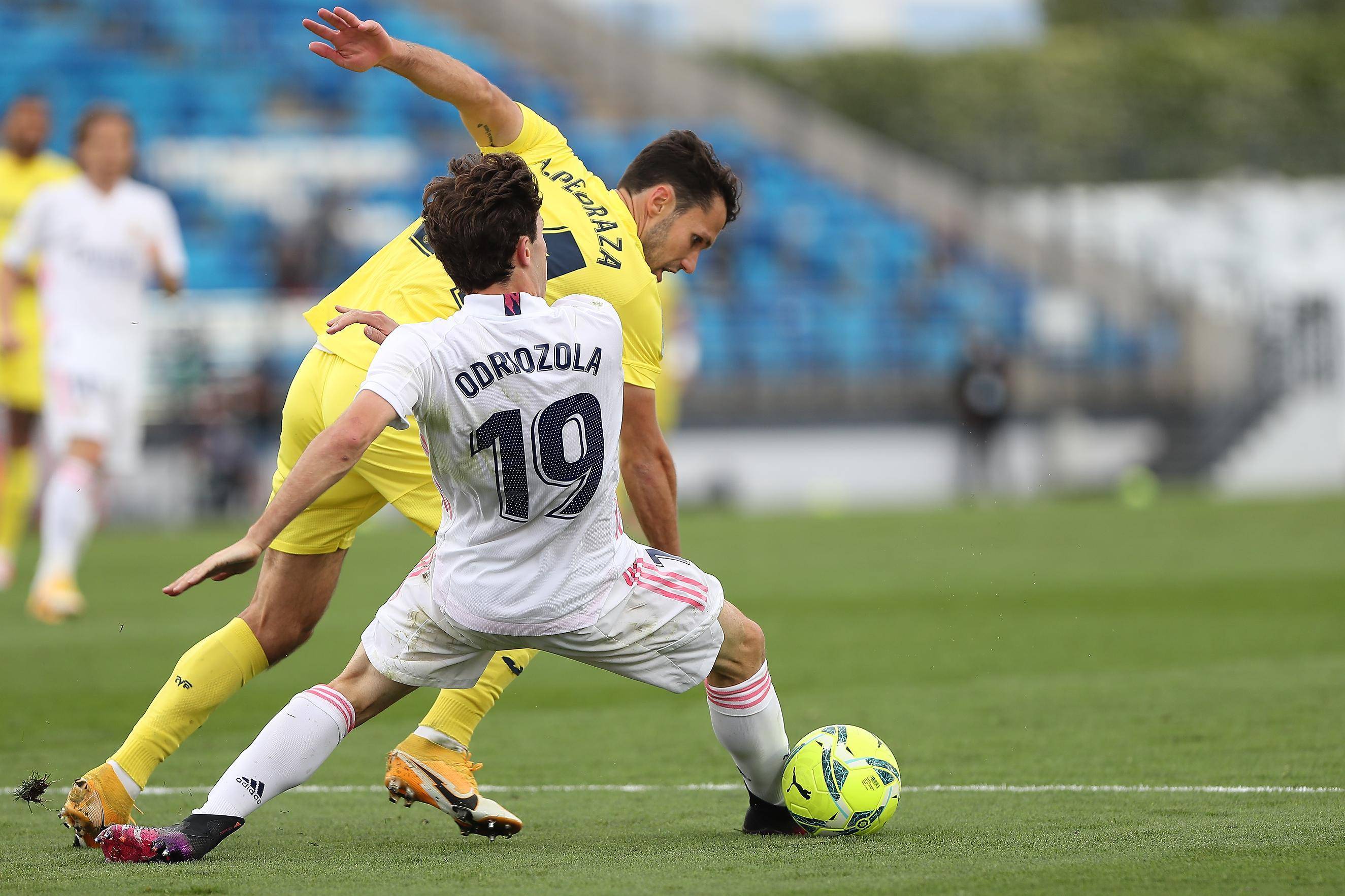 包含多特蒙德球员奋力拼搏，夺得胜利的词条