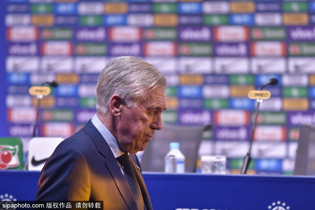 国家队备战世界杯，主教练力挺球员