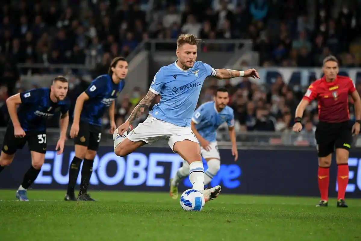 包含拉齐奥主场战平都灵，遭遇赛季首场平局的词条