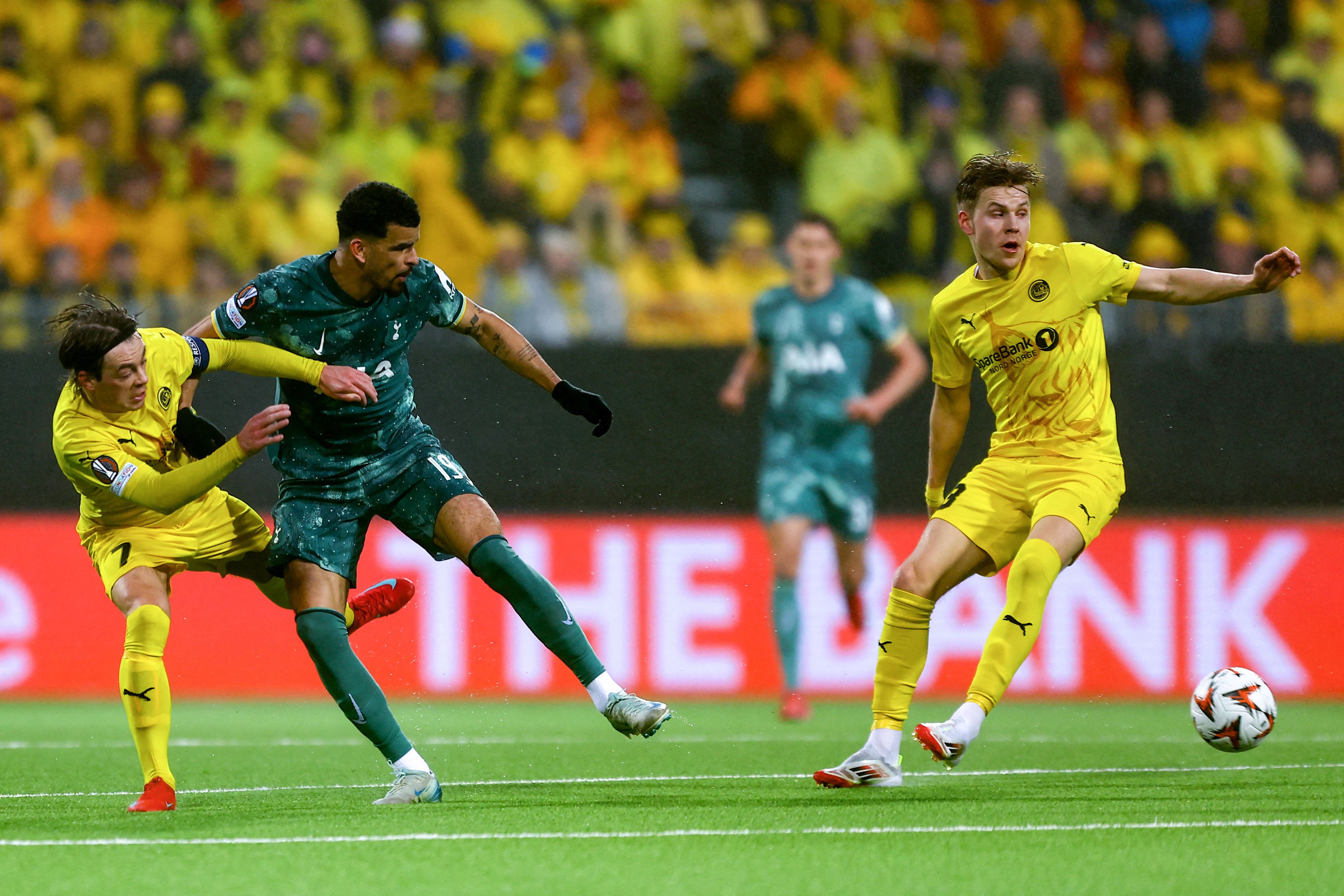 开云体育在线-热刺大胜巴塞，取得欧冠半决赛资格