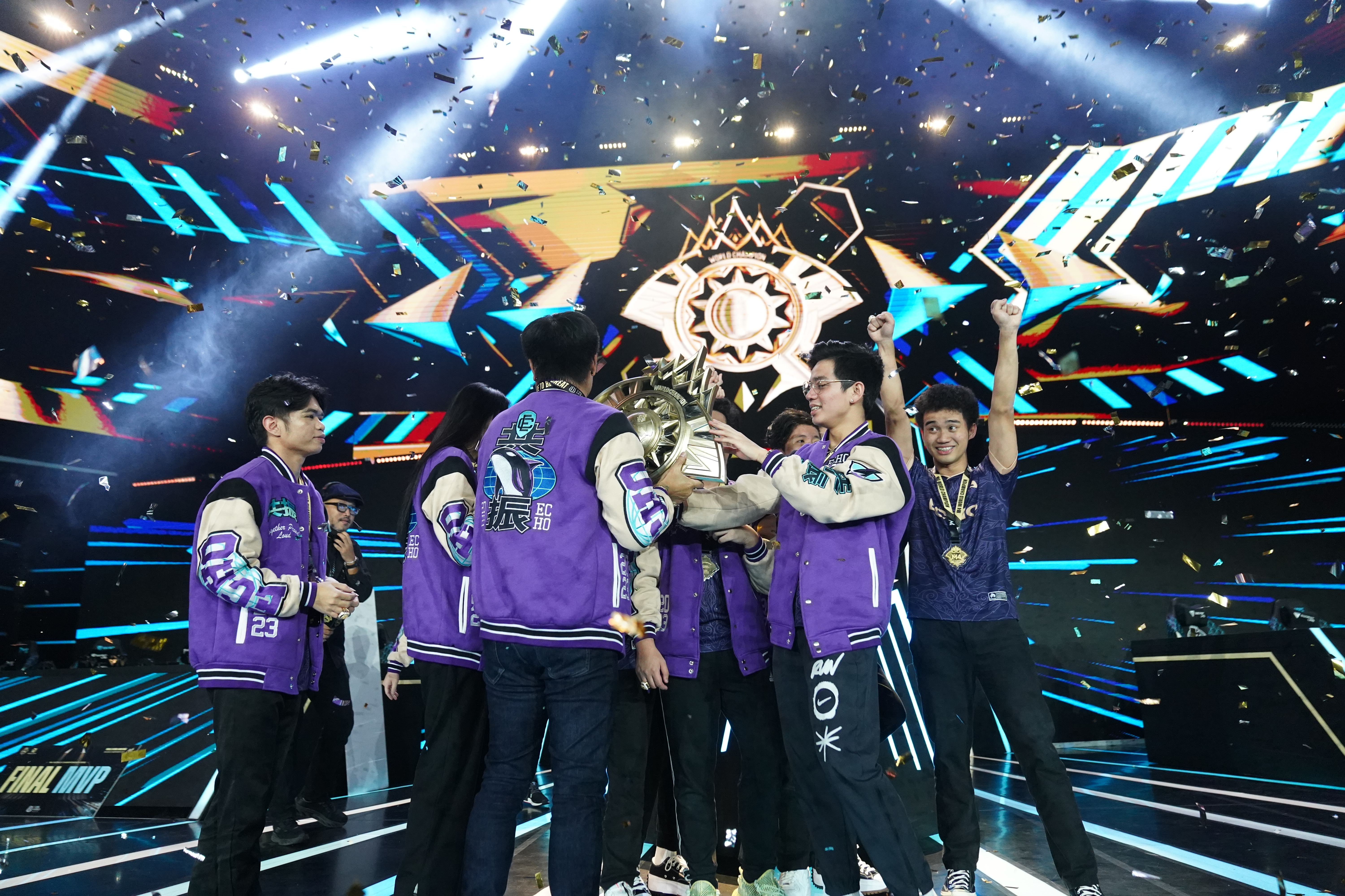 开云体育入口-顶级对决势均力敌，球员拼尽全力才分出胜负