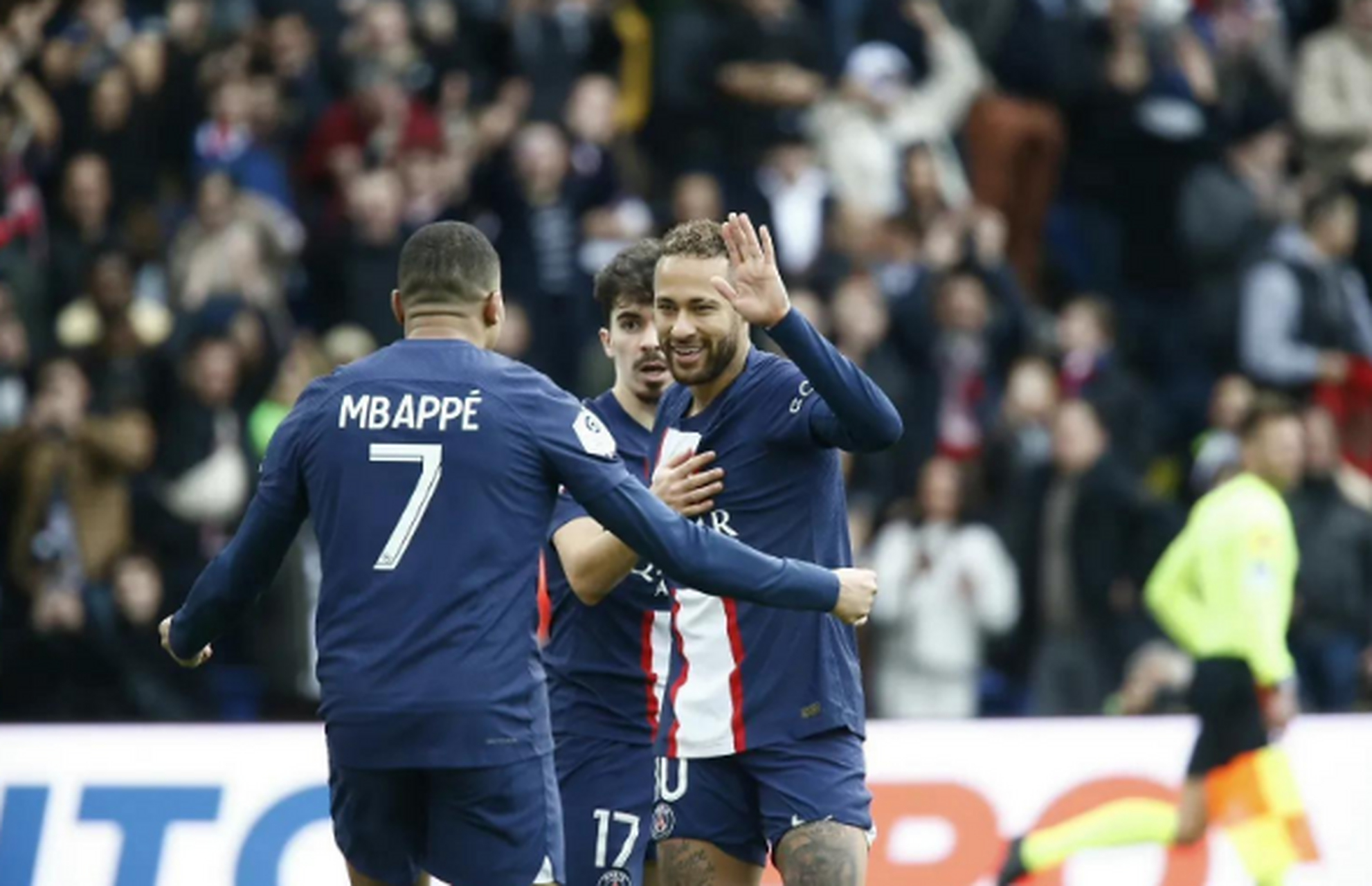 开云体育官网-关于马德里竞技四连胜继续追赶领头羊的信息