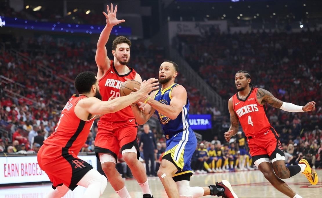 火箭战胜尼克斯，西蒙斯22分