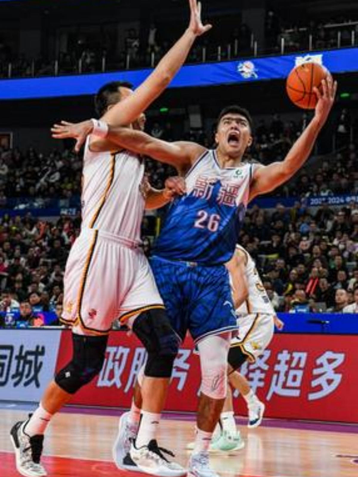 本赛季篮球职业联赛赛事令人瞩目