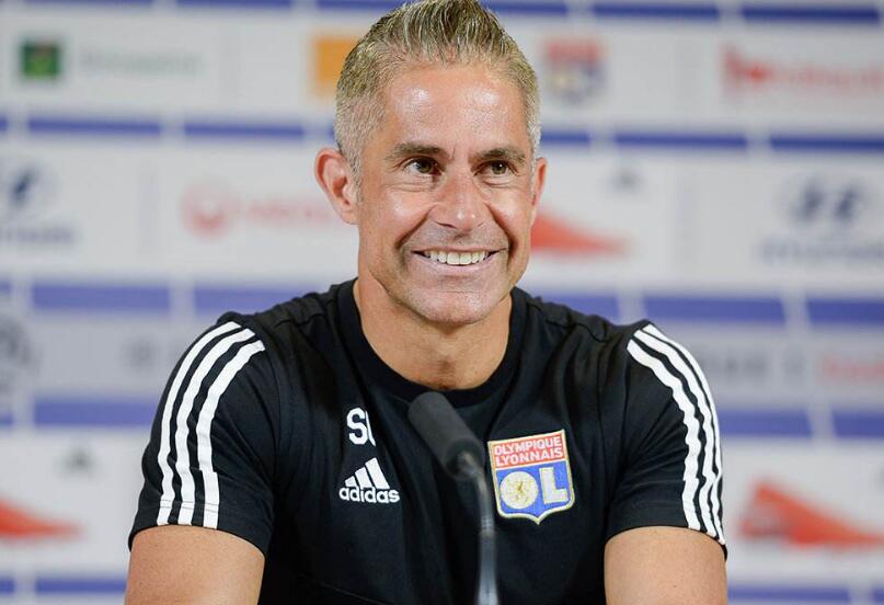 里昂主教练赞誉年轻中场，成为未来之星的简单介绍